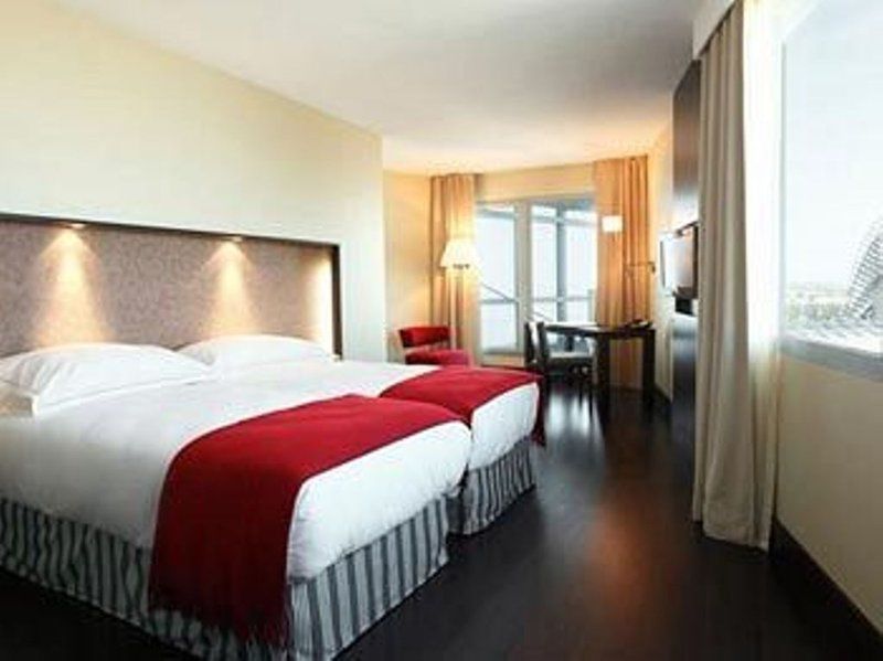 Nh Lyon Airport Hotel Colombier-Saugnieu Habitación foto